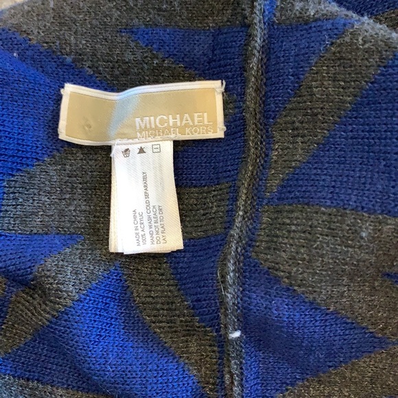 Michael Kors Infinity Scarf - Picture 3 of 3